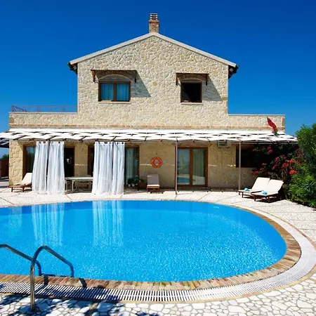 Sleeps 8 Pool Air Con Wifi Βίλα Χαλικούνας