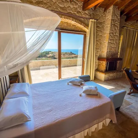 Sleeps 8 Pool Air Con Wifi